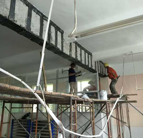 深圳某工业园加固梁现场 